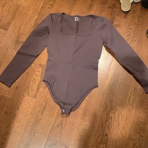 Bodysuit, grayish color